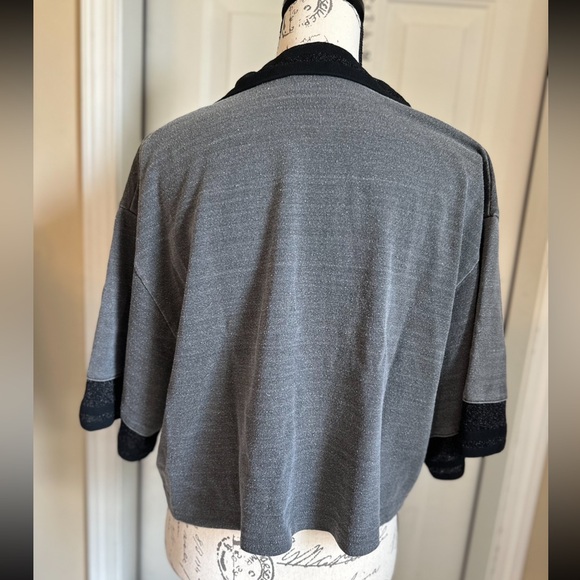 NWT Theilma womens Grey/black shirt. Size F. - Picture 2 of 8